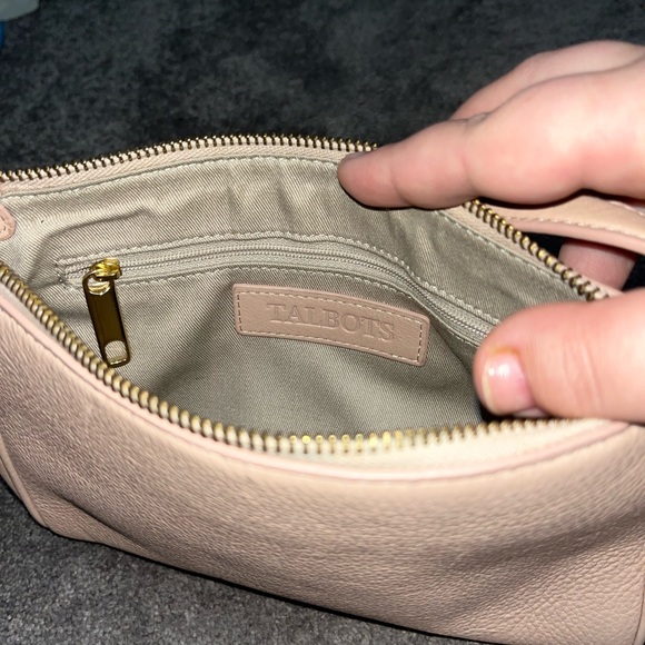 Cream Shoulder Bag with Smooth Leather Material and Compact Size - Picture 5 of 8